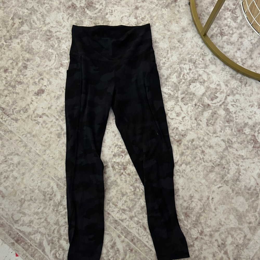 Lululemon Black Camouflage Leggings with pockets
